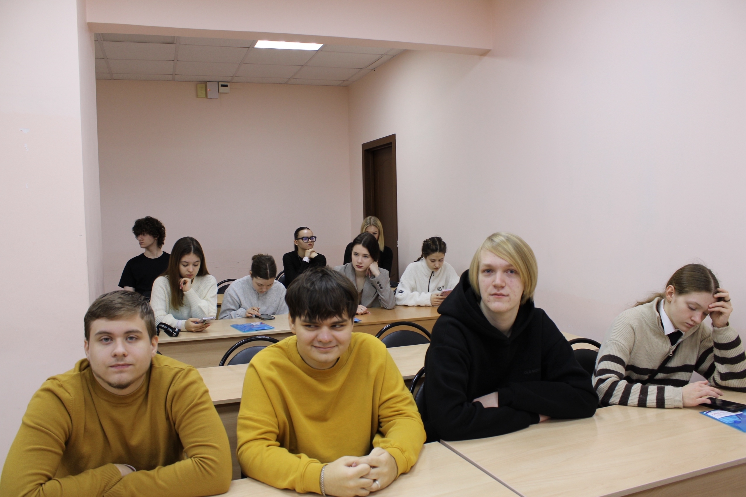 Молодёжный форум «Мои права» с участием Кадрового центра Мурманской области